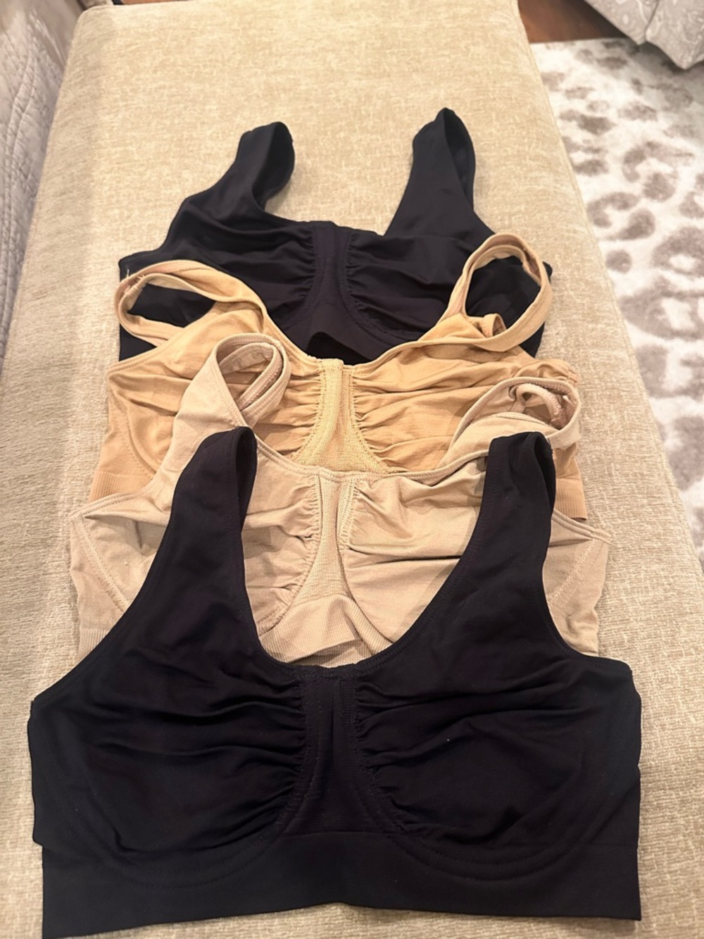 4 New Rhonda shear Seamless Comfort Bra/ underwire Black/Nude Pack size medium